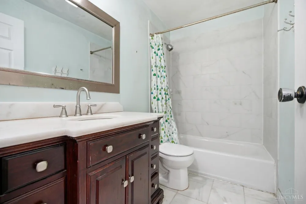 3641 Gailynn Drive Green, OH 45211