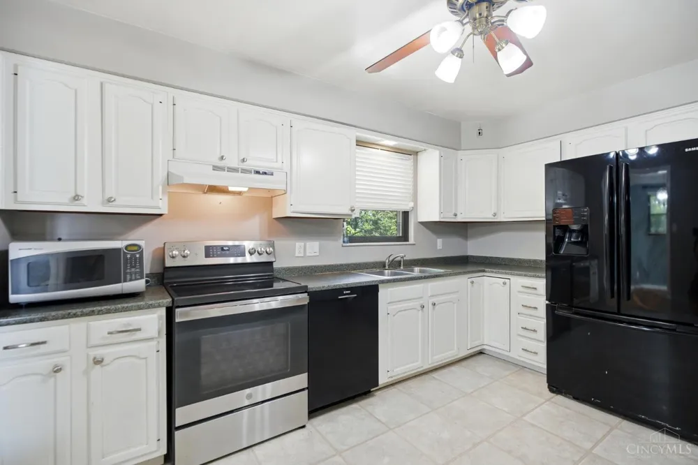 3641 Gailynn Drive Green, OH 45211