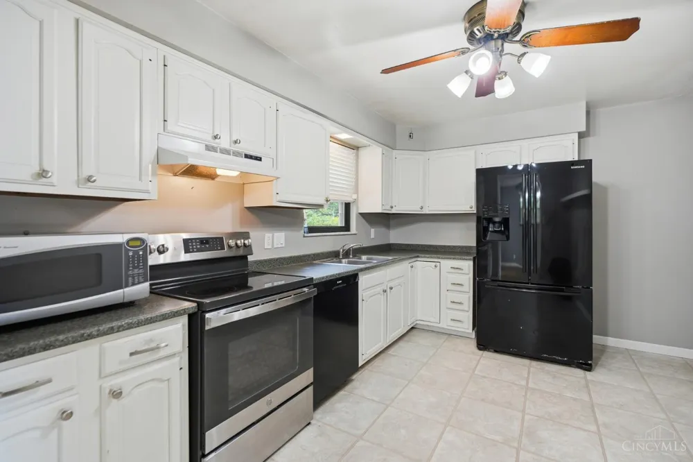 3641 Gailynn Drive Green, OH 45211