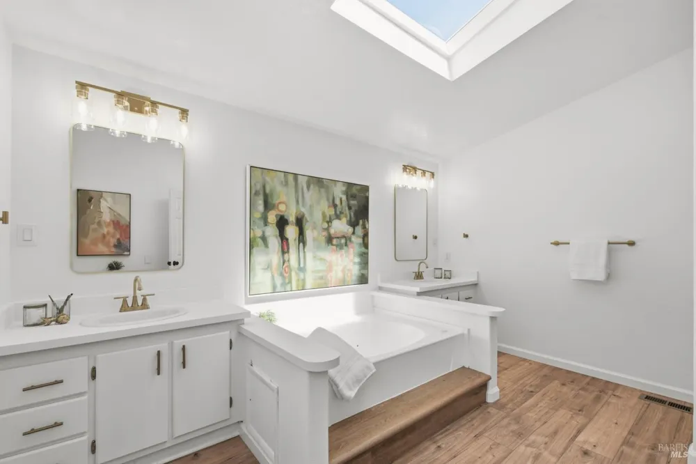 254 Clover Way Napa, CA 94558