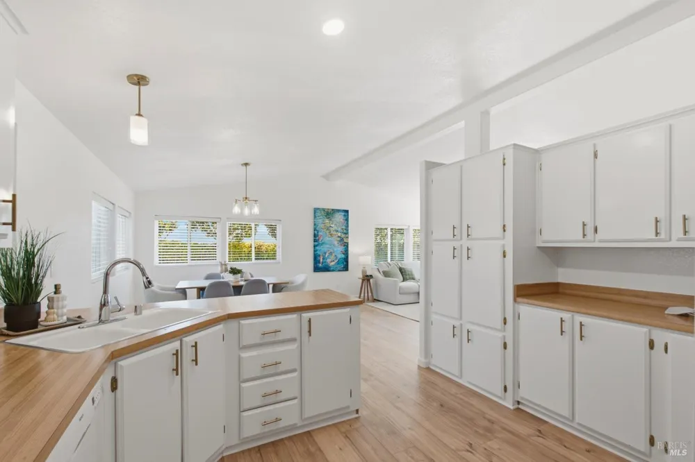 254 Clover Way Napa, CA 94558