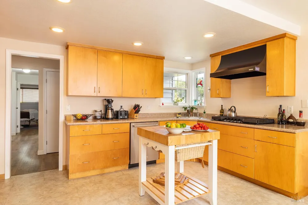 204 Sutter Street Petaluma, CA 94954