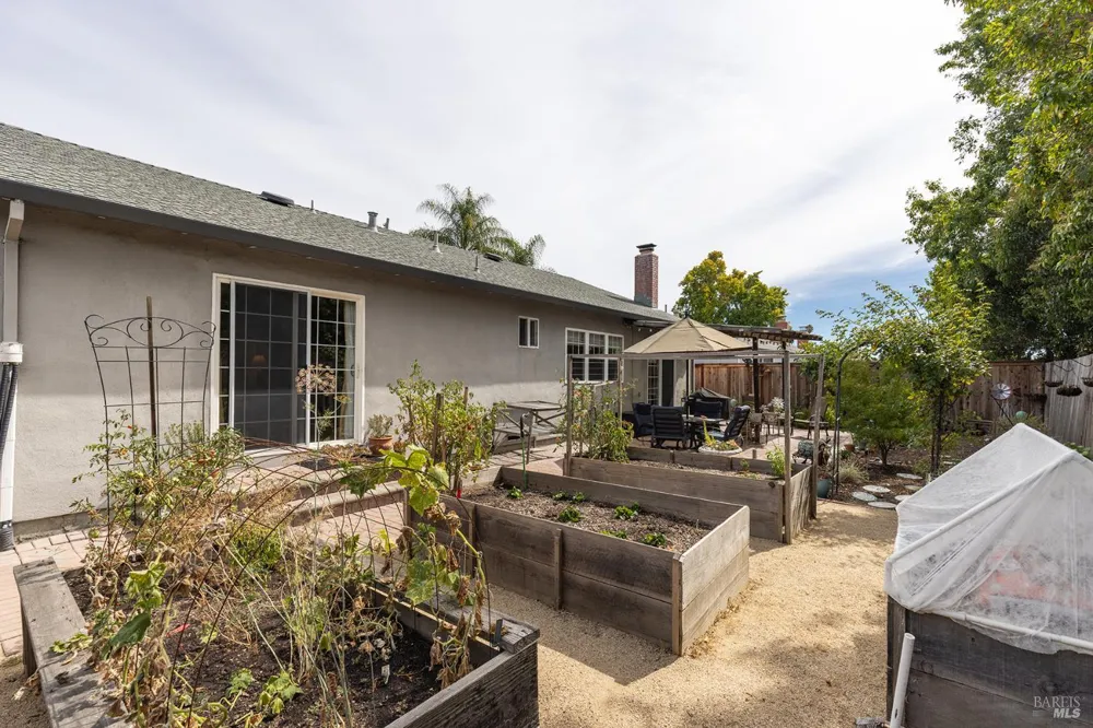 204 Sutter Street Petaluma, CA 94954