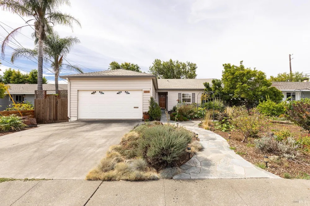 204 Sutter Street Petaluma, CA 94954