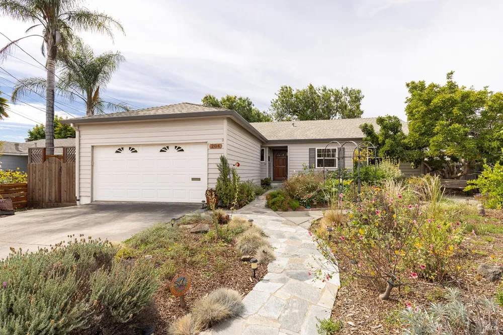 204 Sutter Street Petaluma, CA 94954