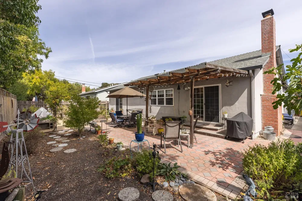 204 Sutter Street Petaluma, CA 94954