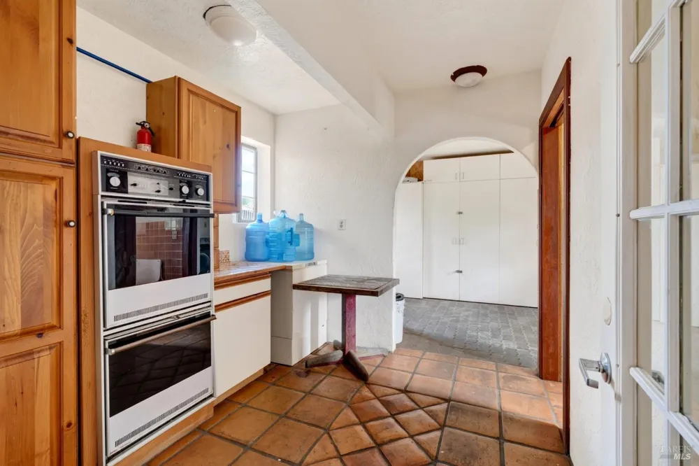 5455 First Gate Road Willits, CA 95490
