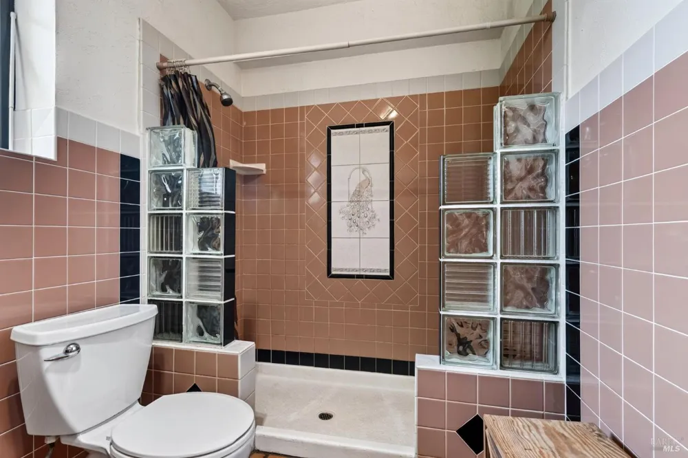 5455 First Gate Road Willits, CA 95490