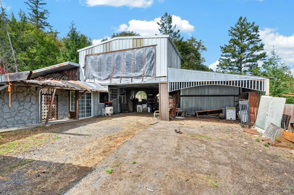 5455 First Gate Road Willits, CA 95490