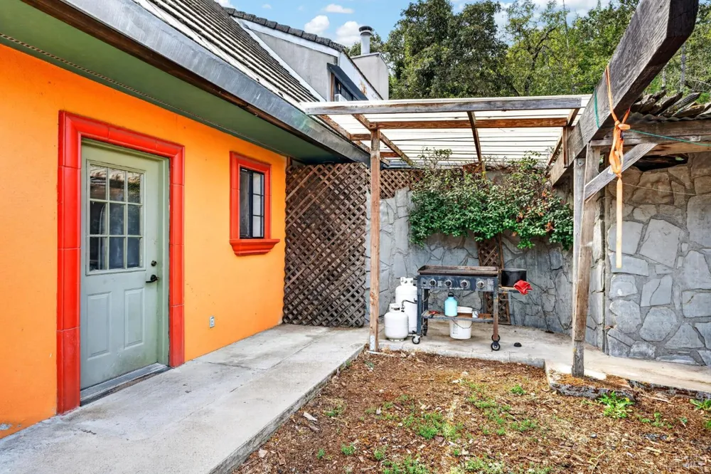5455 First Gate Road Willits, CA 95490