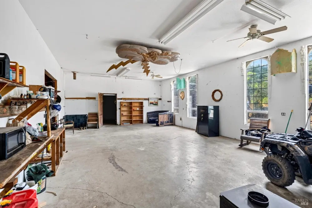 5455 First Gate Road Willits, CA 95490