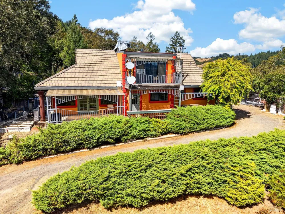 5455 First Gate Road Willits, CA 95490