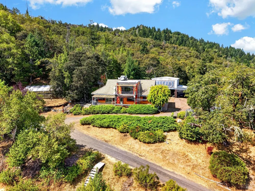 5455 First Gate Road Willits, CA 95490