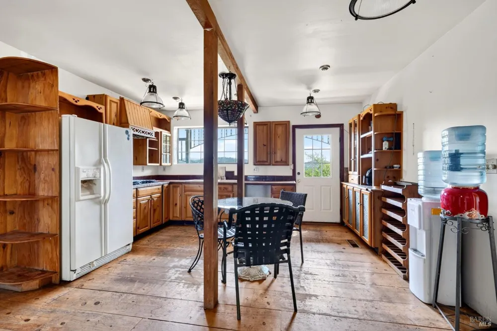 5455 First Gate Road Willits, CA 95490