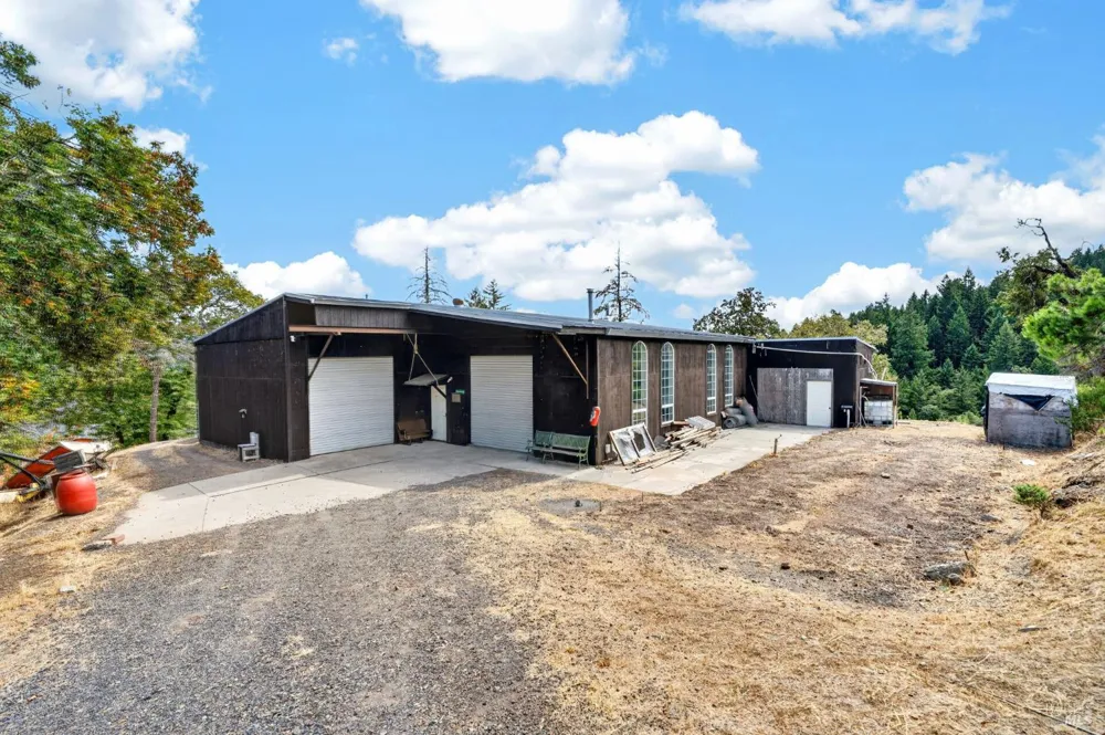 5455 First Gate Road Willits, CA 95490