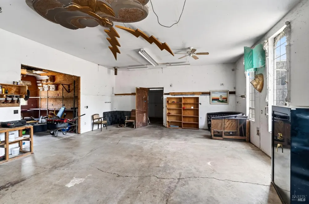 5455 First Gate Road Willits, CA 95490