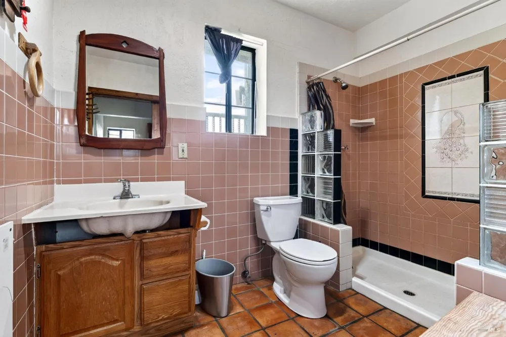 5455 First Gate Road Willits, CA 95490