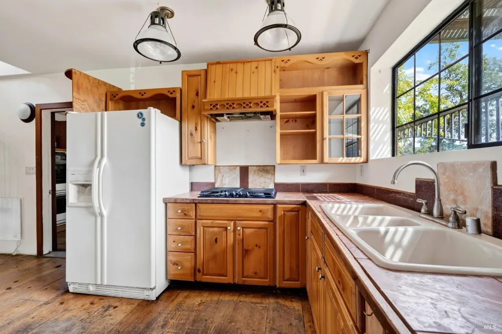 5455 First Gate Road Willits, CA 95490