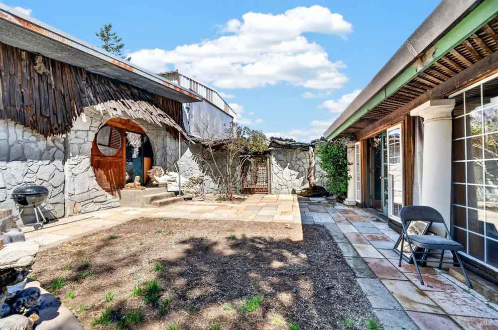 5455 First Gate Road Willits, CA 95490
