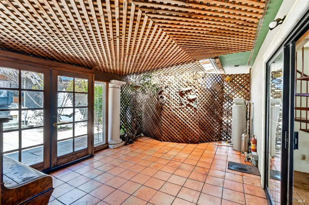 5455 First Gate Road Willits, CA 95490