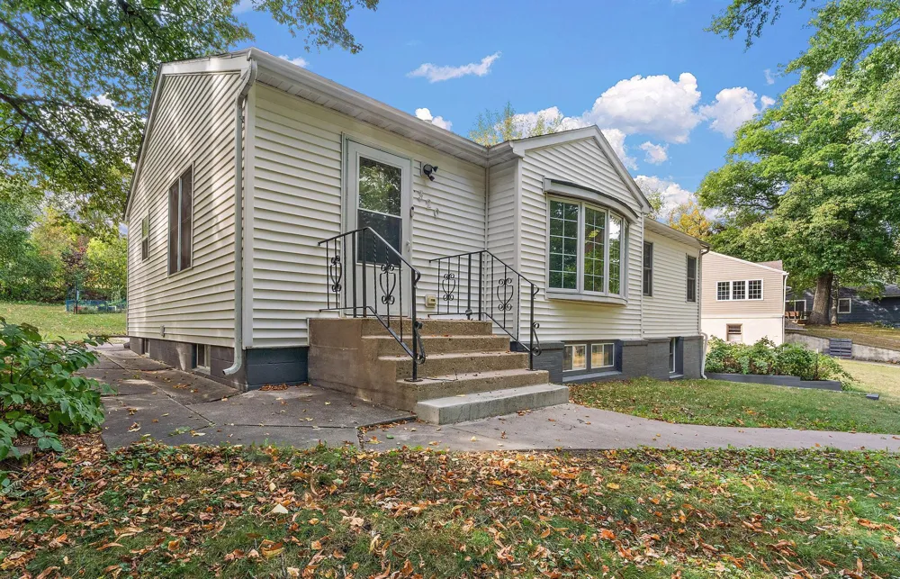 320 Fingal Drive Alexandria, MN 56308