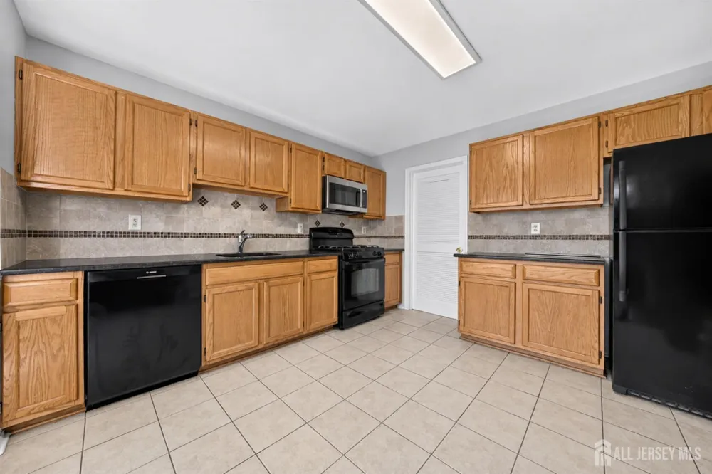 216 Copeley Way North Brunswick, NJ 08902