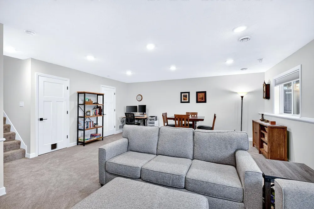 131 Huntington Drive Waconia, MN 55387
