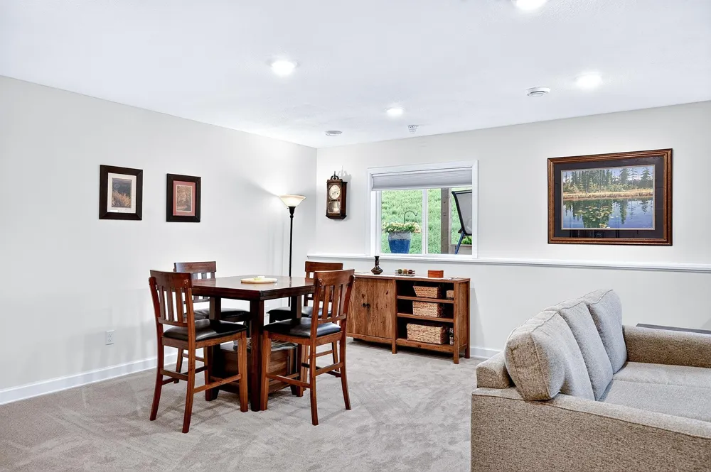 131 Huntington Drive Waconia, MN 55387