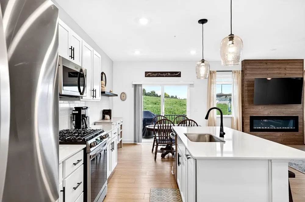 131 Huntington Drive Waconia, MN 55387