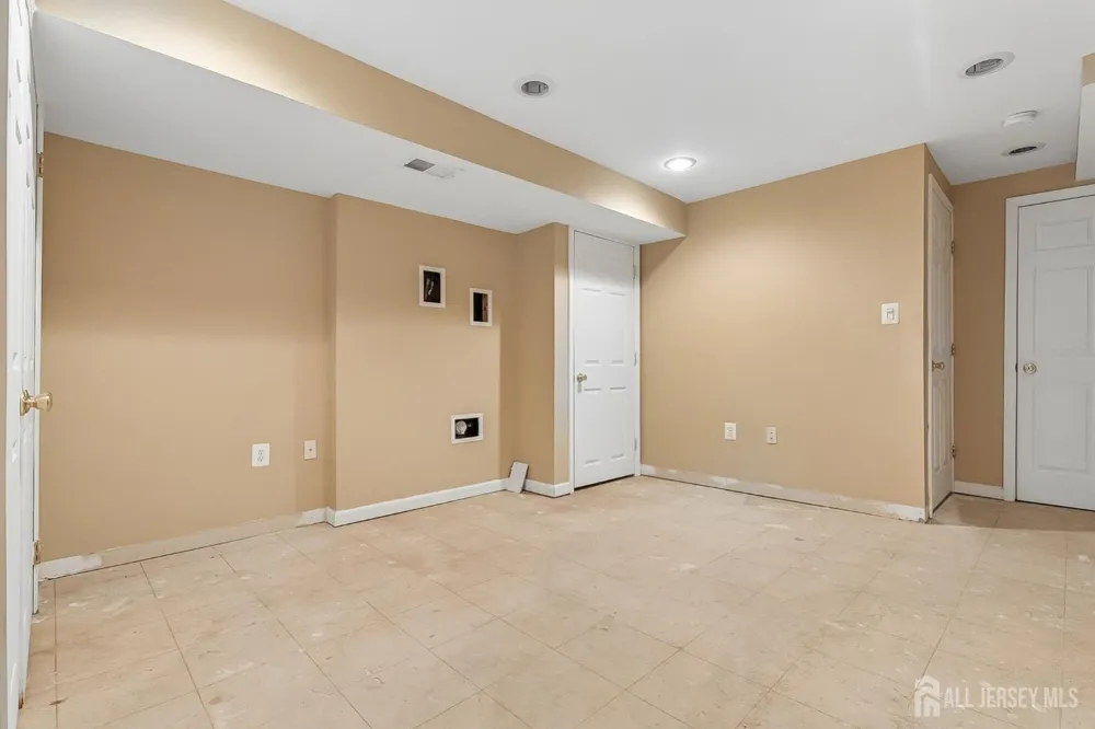 9 Brook Street Franklin Twsp, NJ 08873