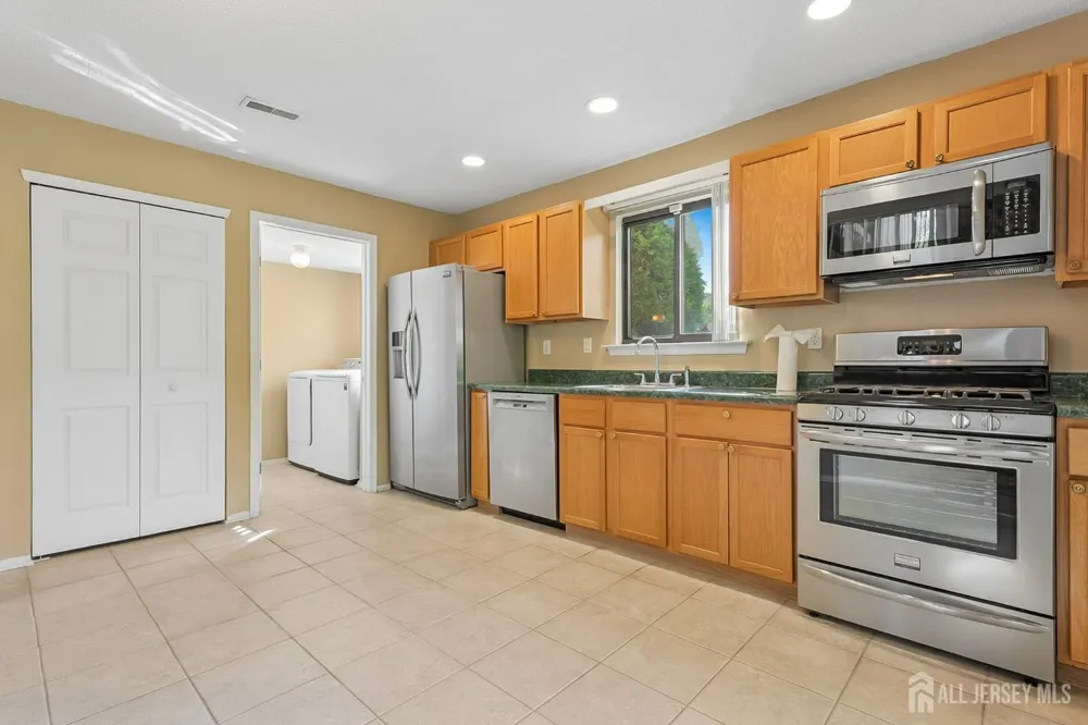 9 Brook Street Franklin Twsp, NJ 08873