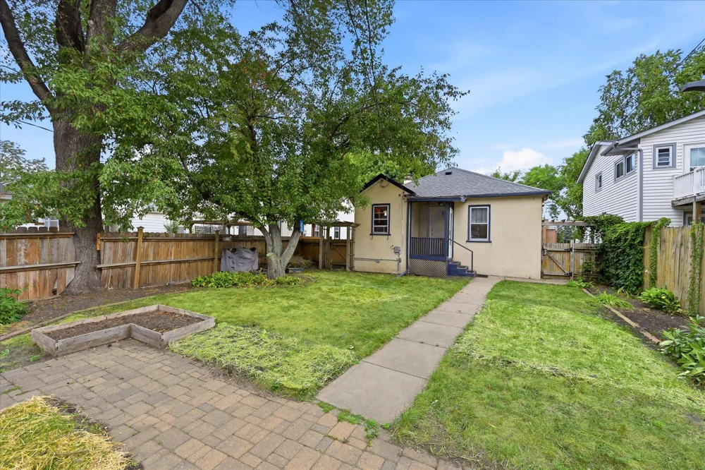 1360 Hartford Avenue Saint Paul, MN 55116