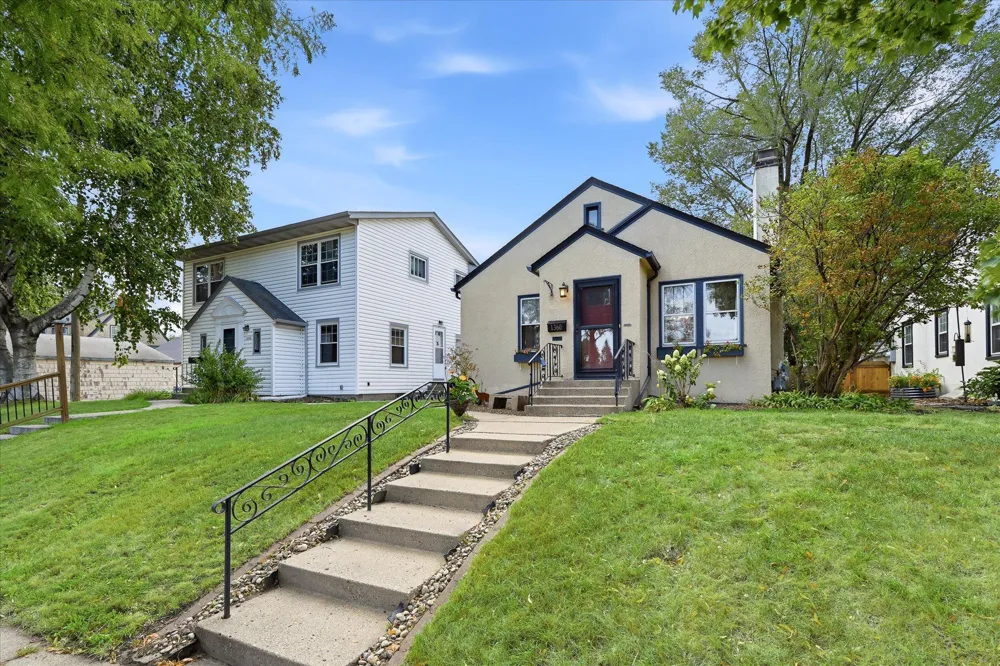 1360 Hartford Avenue Saint Paul, MN 55116
