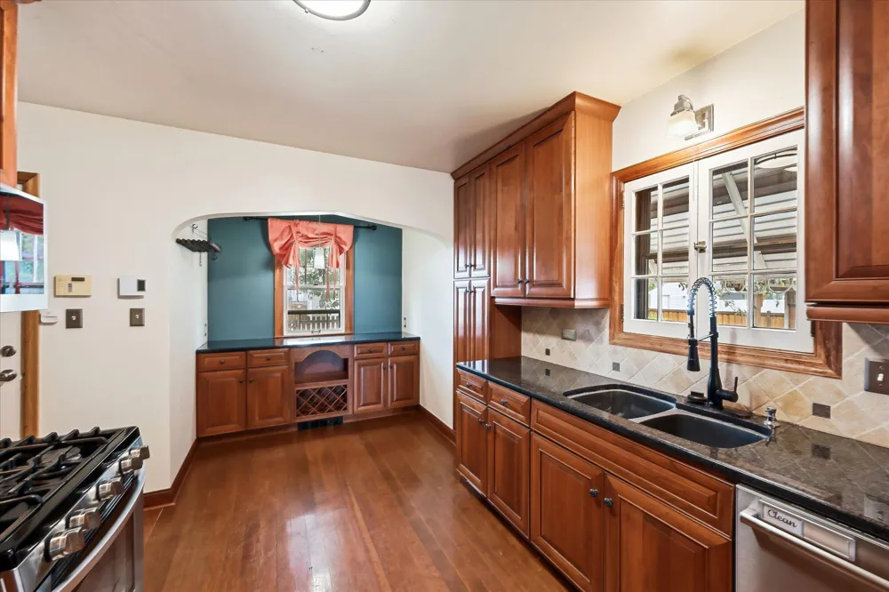 1360 Hartford Avenue Saint Paul, MN 55116