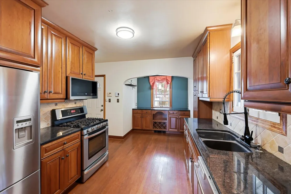 1360 Hartford Avenue Saint Paul, MN 55116