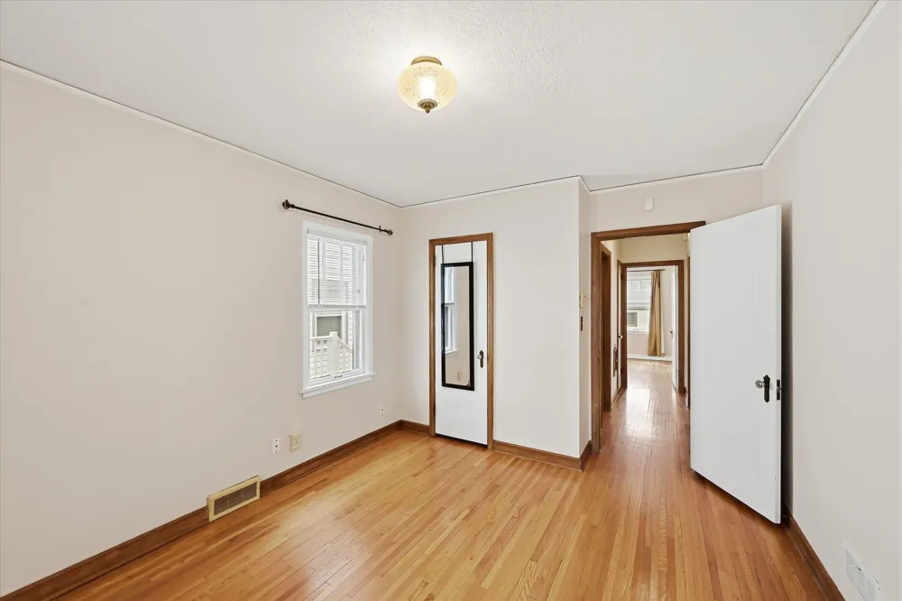 1360 Hartford Avenue Saint Paul, MN 55116