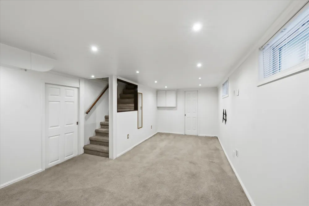 1360 Hartford Avenue Saint Paul, MN 55116