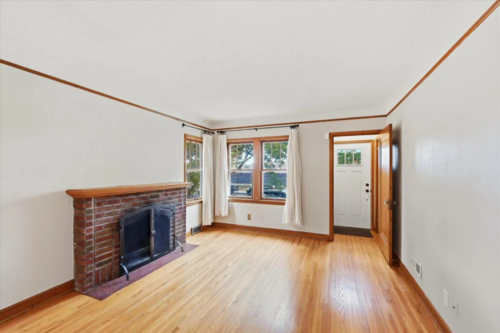 1360 Hartford Avenue Saint Paul, MN 55116
