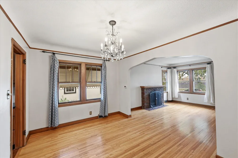 1360 Hartford Avenue Saint Paul, MN 55116