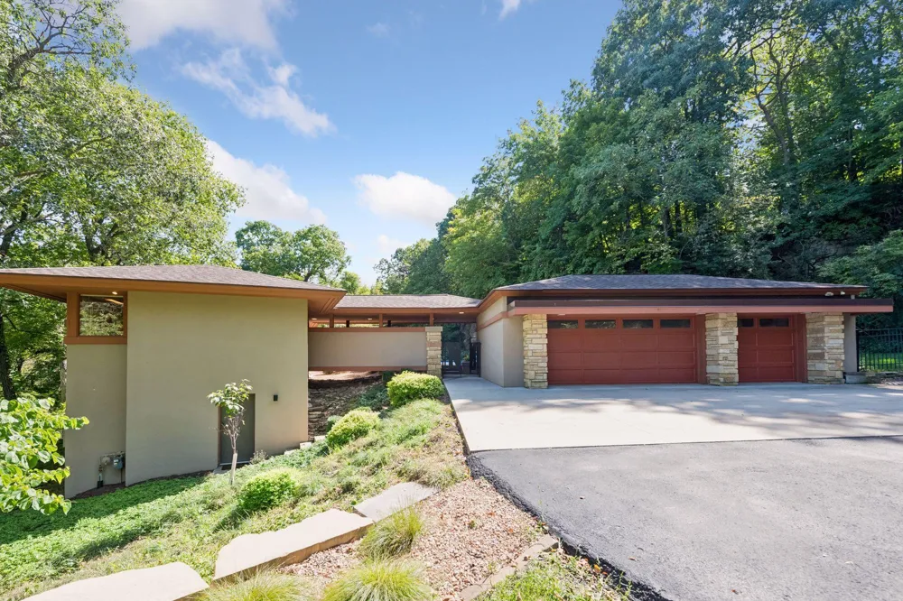 3452 Mayowood Road SW Rochester, MN 55902