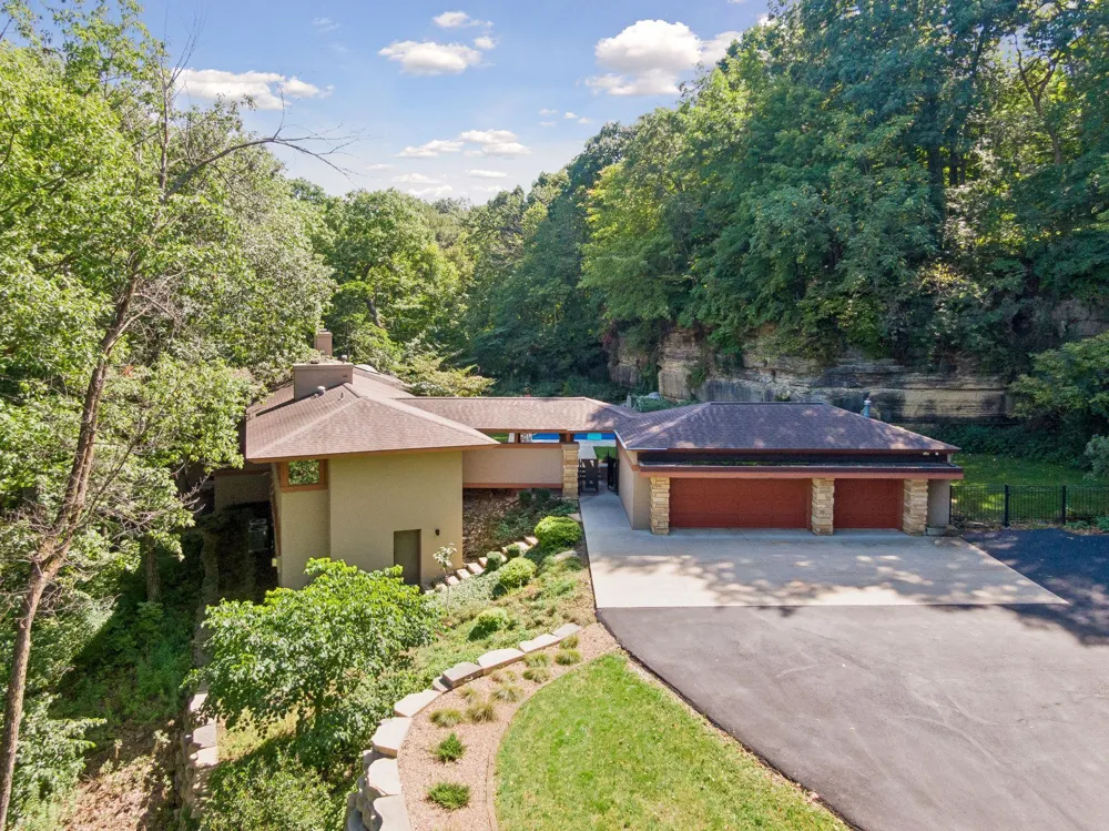 3452 Mayowood Road SW Rochester, MN 55902