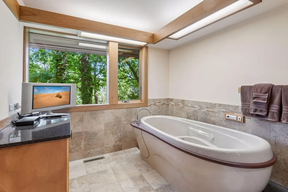 3452 Mayowood Road SW Rochester, MN 55902