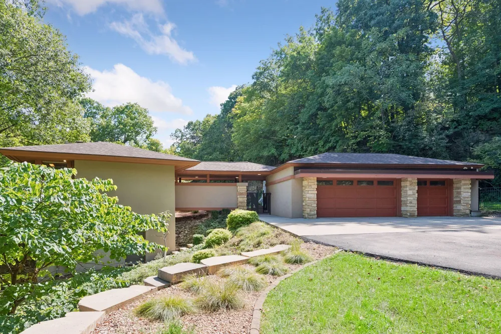 3452 Mayowood Road SW Rochester, MN 55902