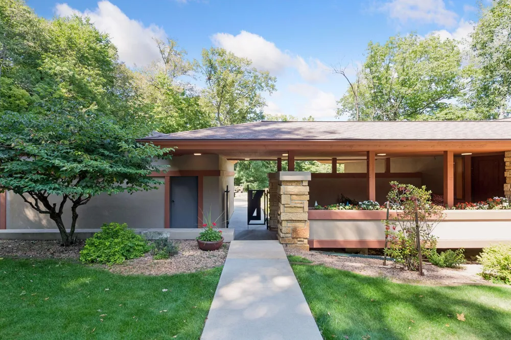 3452 Mayowood Road SW Rochester, MN 55902