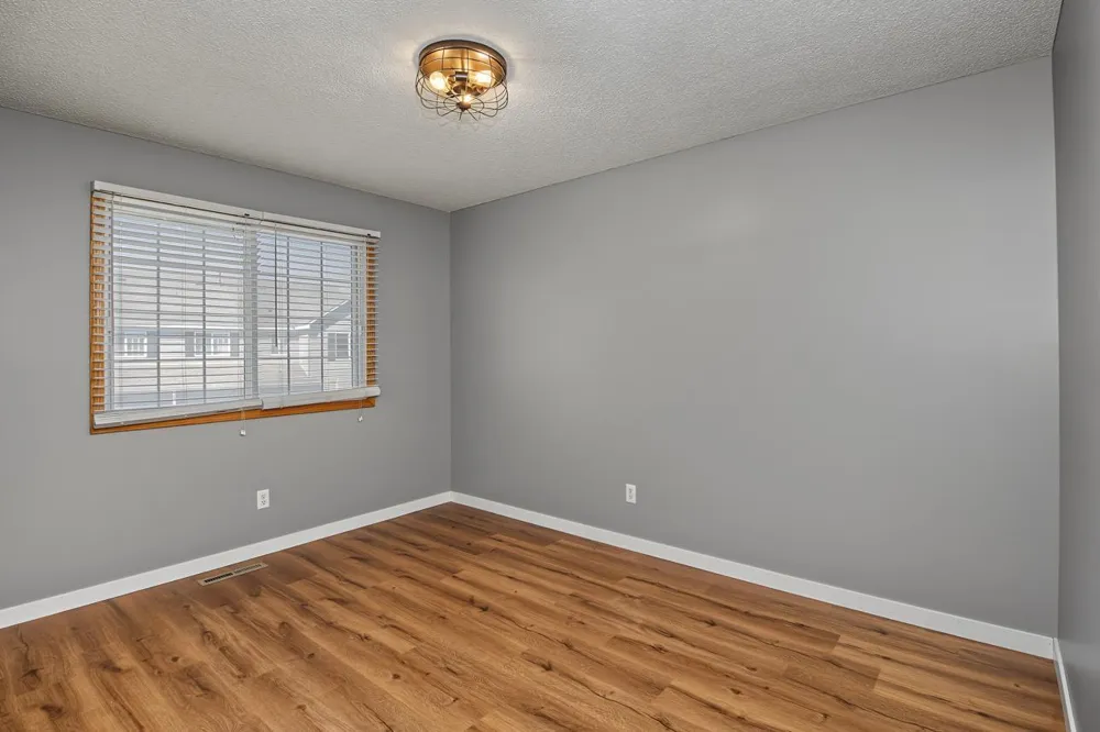 1944 Mockingbird Avenue Shakopee, MN 55379