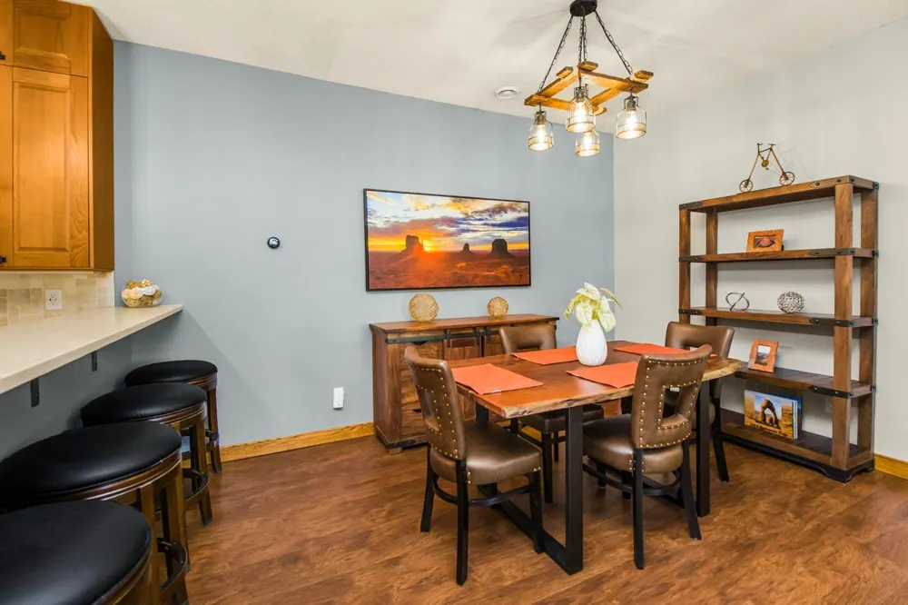 1944 Mockingbird Avenue Shakopee, MN 55379