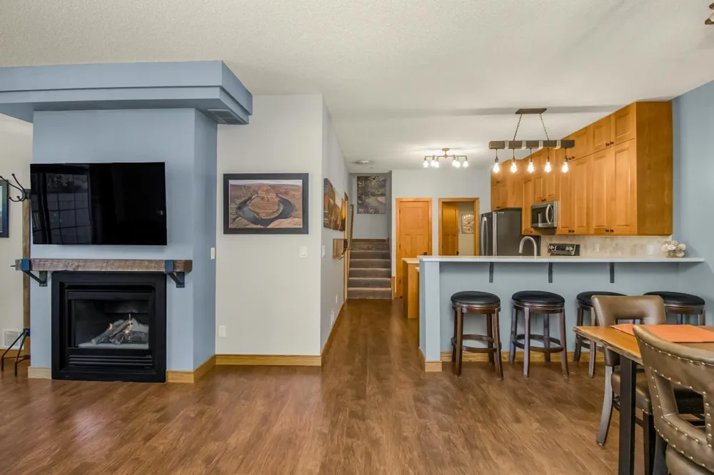 1944 Mockingbird Avenue Shakopee, MN 55379