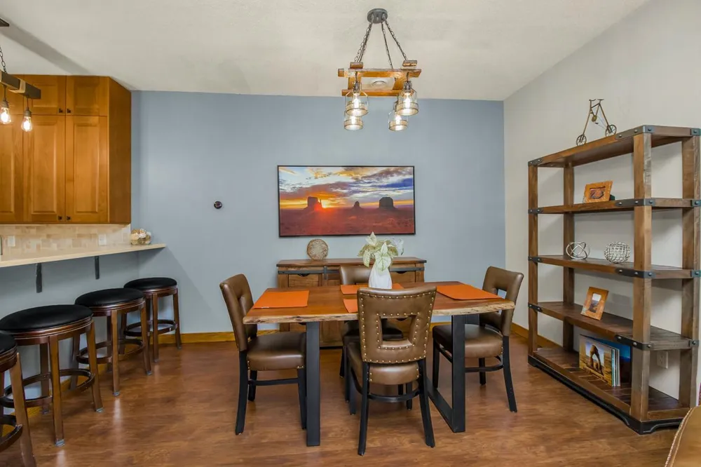 1944 Mockingbird Avenue Shakopee, MN 55379