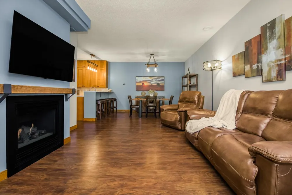 1944 Mockingbird Avenue Shakopee, MN 55379