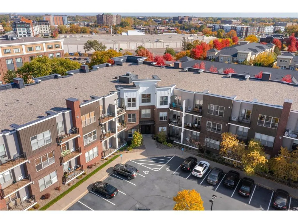 3640 Wooddale Avenue S #319 Saint Louis Park, MN 55416